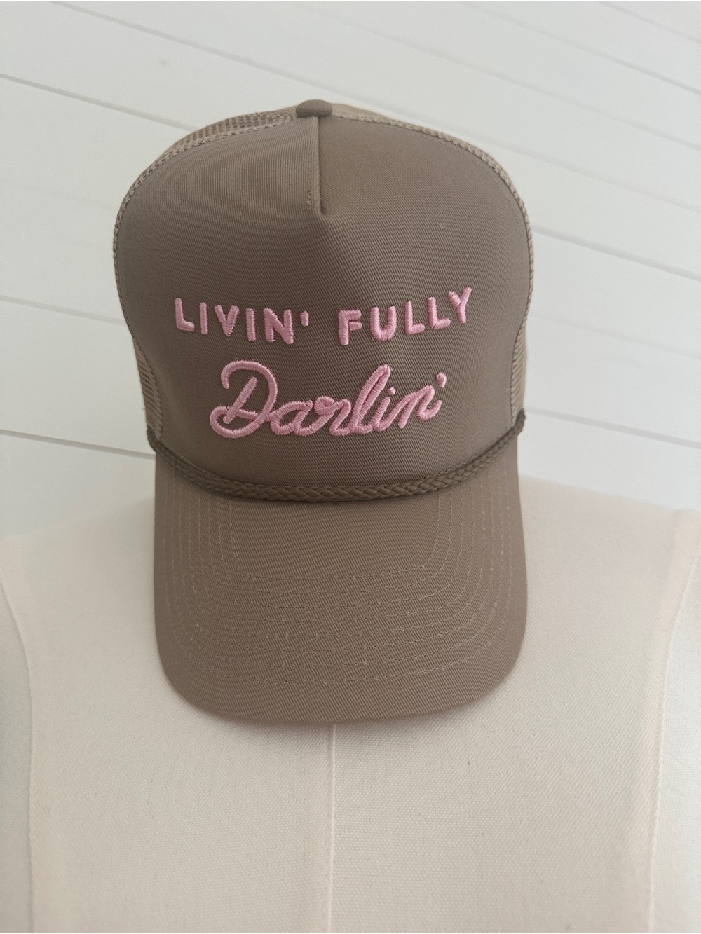 Living Fully Co Women’s Beige Mesh Trucker Hat
